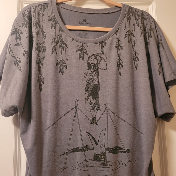 Disney Women's Gray Nightmare Before Christmas Sally Lace Trim Shirt Size L - Picture 1 of 5